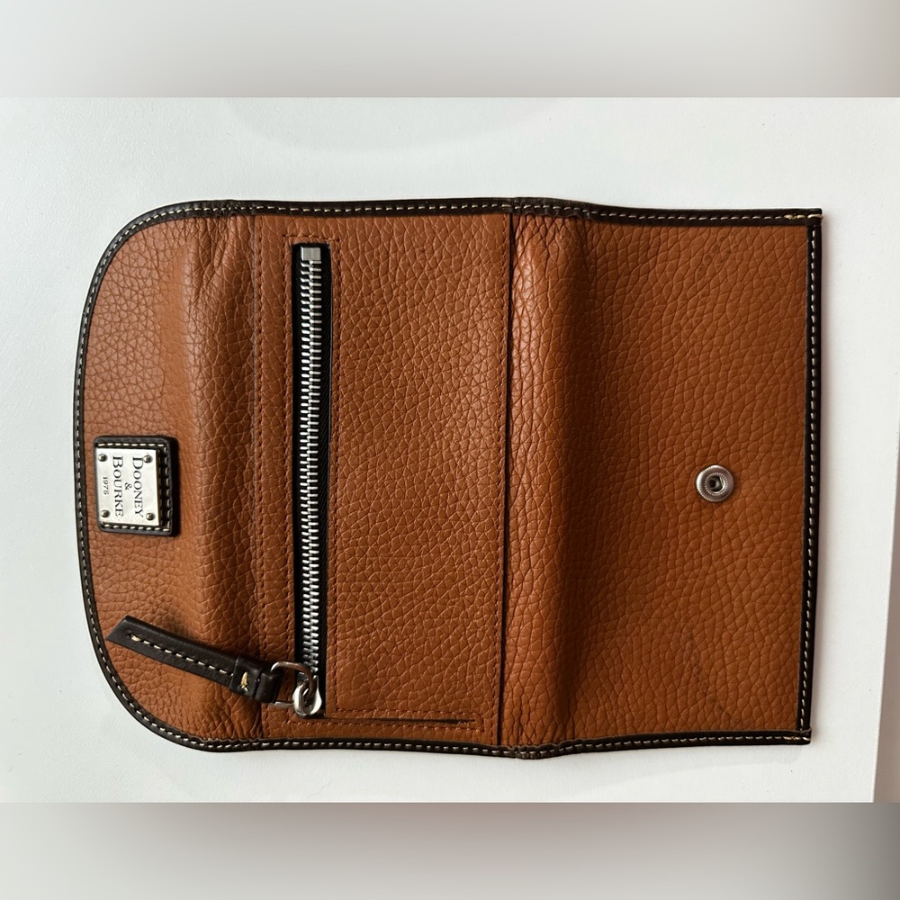 Dooney & Bourke Tan Leather Clutch - Picture 5 of 5